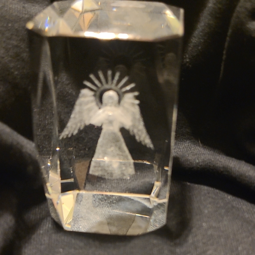 Crystal Angel Figurine - Picture 3 of 4